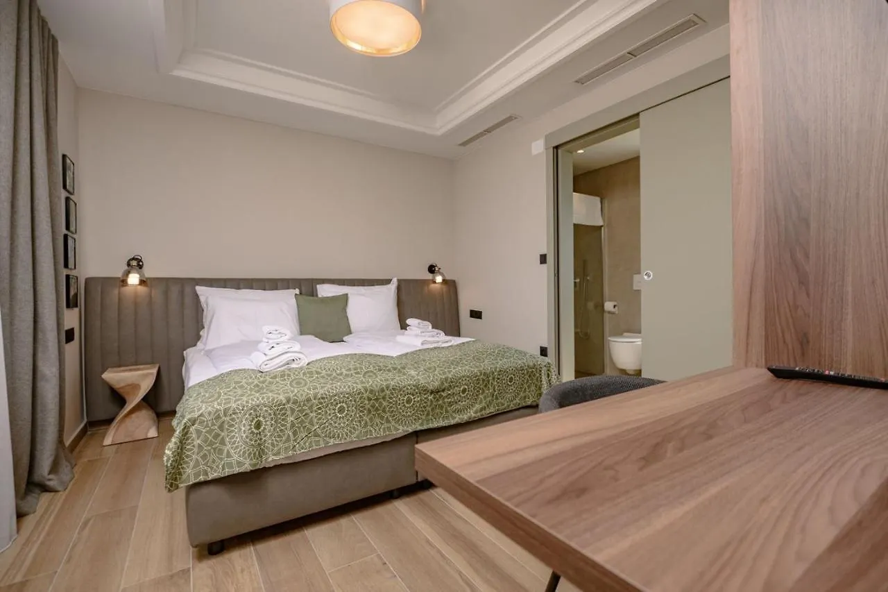 Luxury Villa Lipa Kate Garica