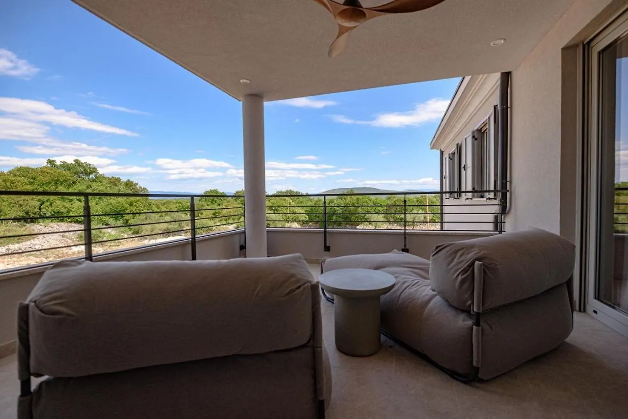 Luxury Villa Lipa Kate Garica
