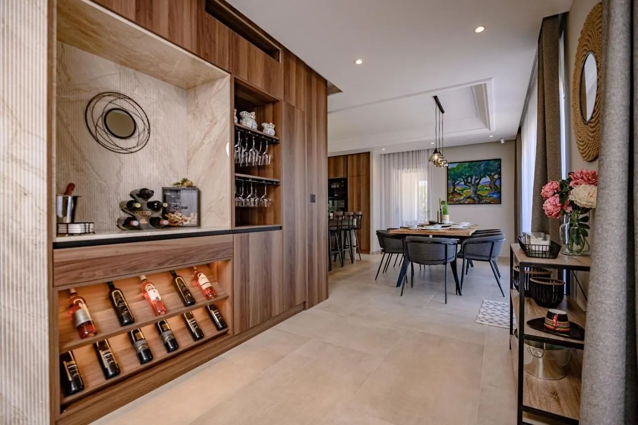 Luxury Villa Lipa Kate Garica